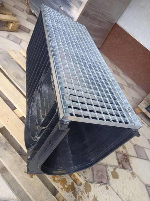 Лоток Пдастик ва кришка темир настили Л 5.   Гидролика, Стилот.