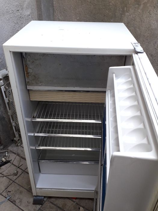 Frigider mediu frigider 2 usi functional