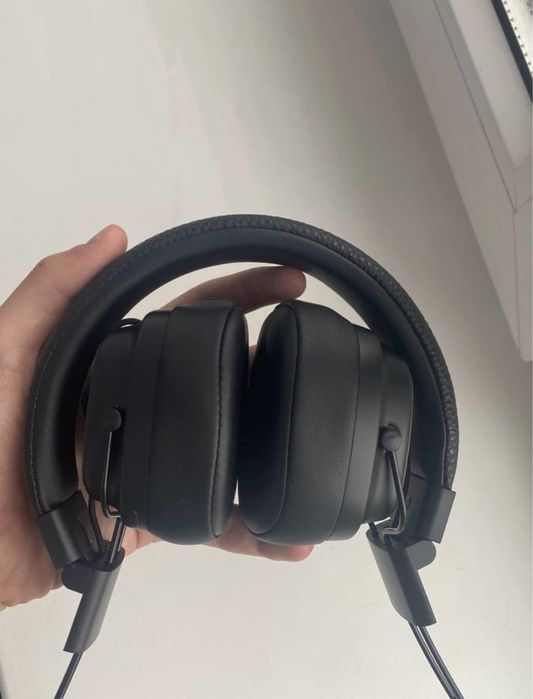 Продам наушник Маршал