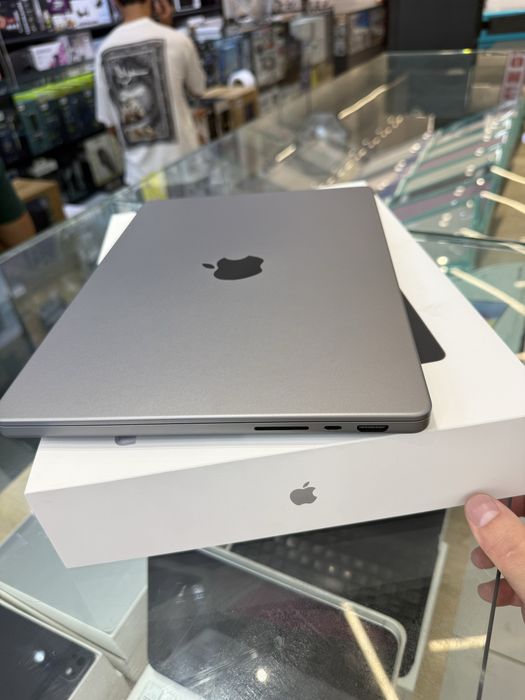 MacBook Pro M1 Pro 14inch  16/1TB