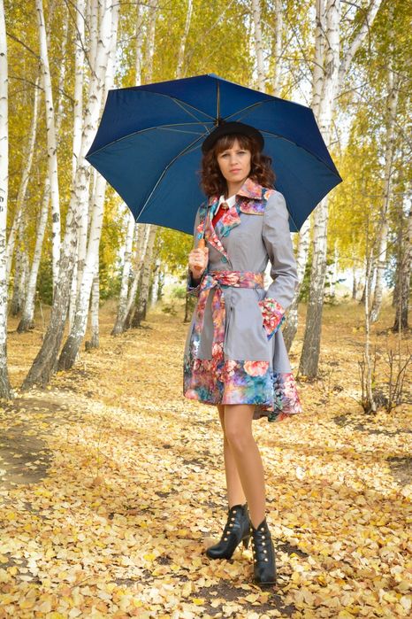 Плащ красивый. Украина