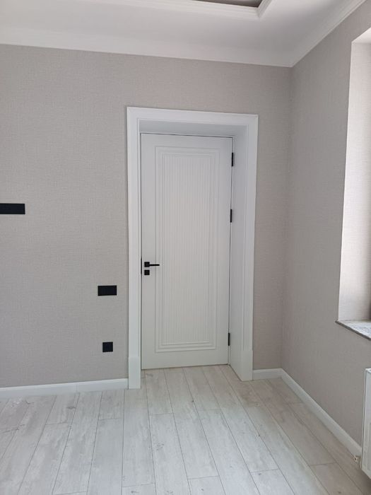 Ustanofak eshik zina plintus tambur