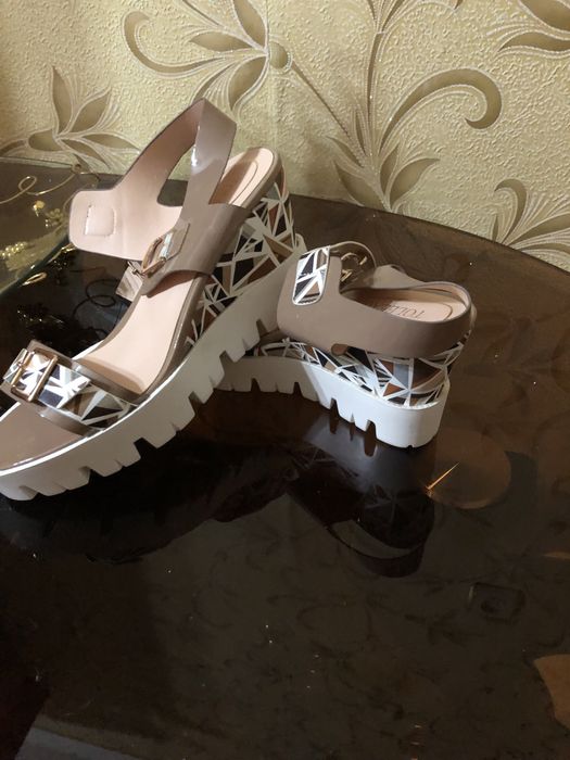 Женская обувь