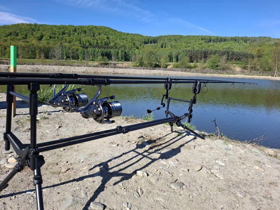 Vand 2 lansete pescuit crap 3.9 3.5lbs
