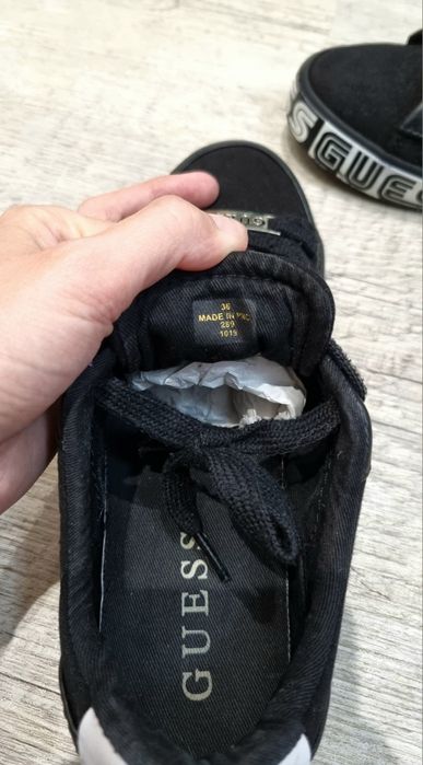Спортни обувки Guess