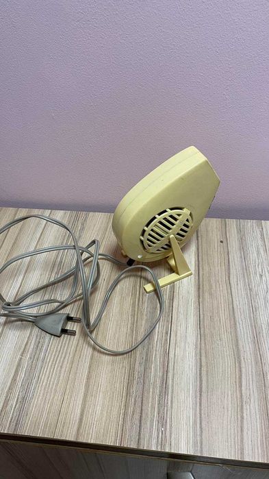 Настолна малка печка- топли чудесно