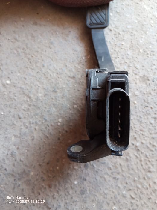 Продавам потенциометър на газта за ford fiesta седма генерация 08-12 г