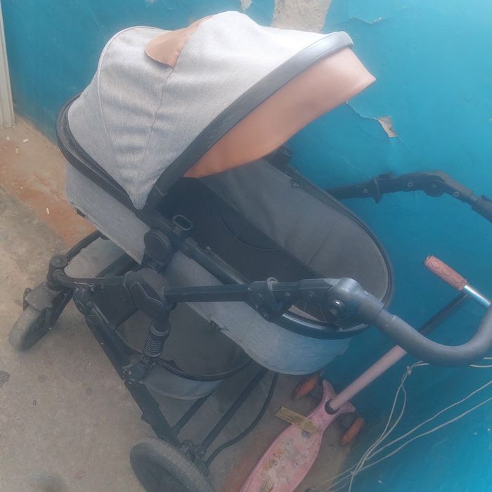 Продам кроватку и отдам даром