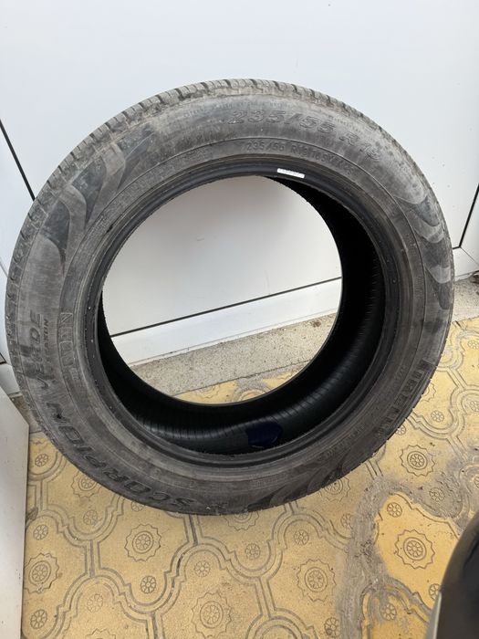 Автомобилна гума 235/55/19 pirelli