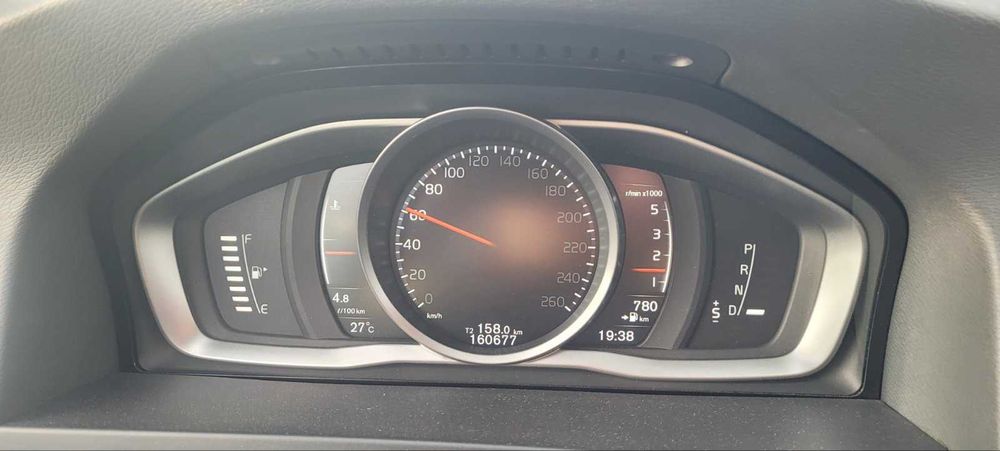 Volvo V60 2.0 гаражна