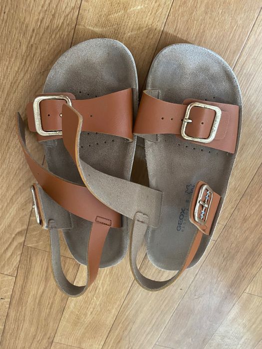 Sandale Geox fete, maro, piele, 2 catarame, marime 36, stare buna