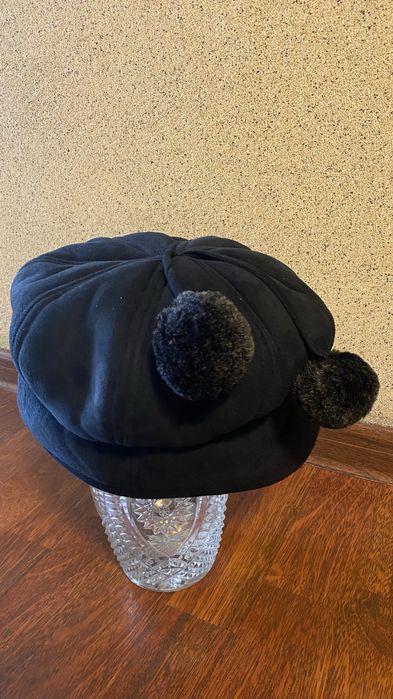 Шапка с меховой отделкой