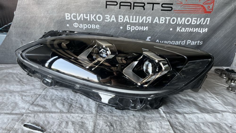 3 броя ляв и 2 броя десен фар Ford Kuga 2021-