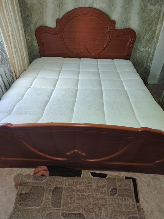 Продам спальный гарнитур б.у.