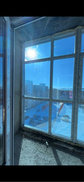 Балконере окно новое трехслойное