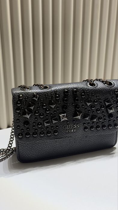 Guess сумка ,черная оригинал