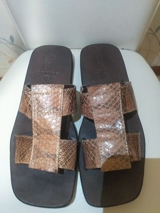 Шлепанцы кожаные новые Findig
