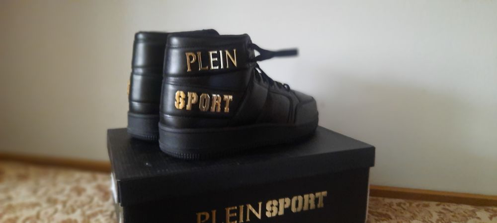 NEGOCIABIL Sneakers Plein sport 39
