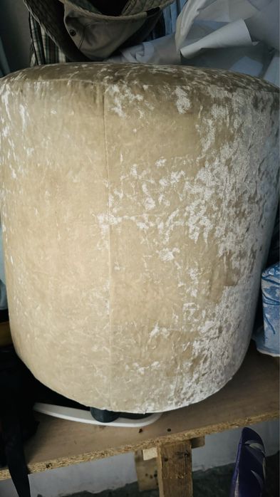 Продаеются пуфики