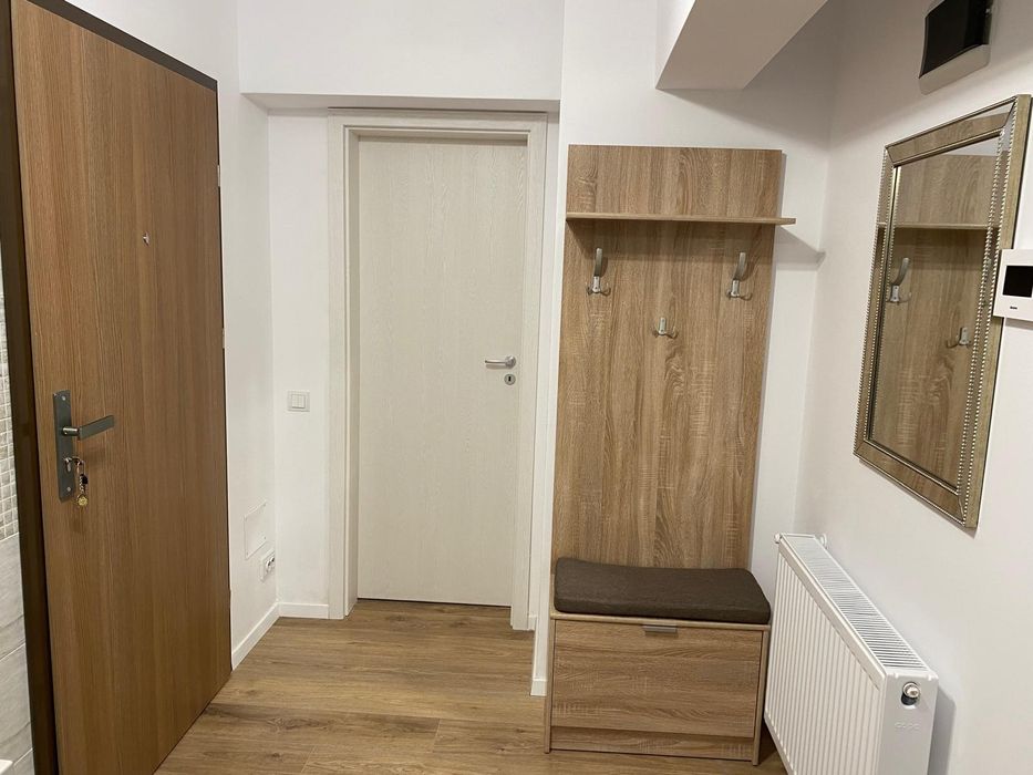Inchiriez apartament