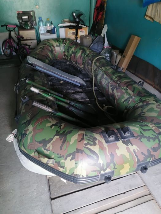 Продам лодку с мотором