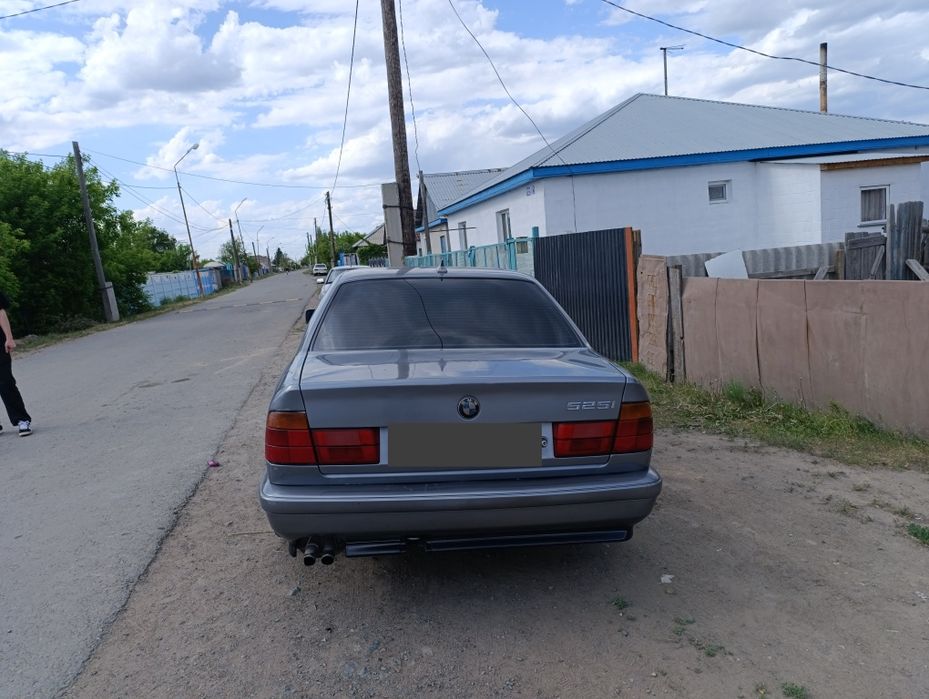 BMW e34 525i  Продам