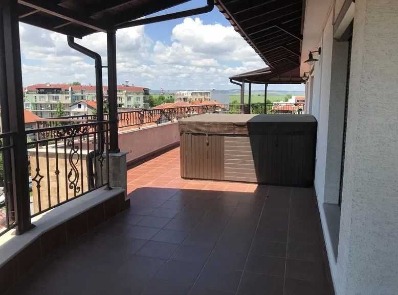 Дава се под наем Многостаен апартамент в Бургас, Сарафово - 315 кв.м за 1096.5 € - Снимка #2