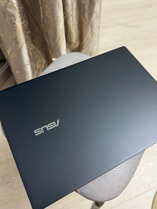 Ноутбук ASUS Vivobook V16 16" / 16 Гб / SSD 512 Гб
