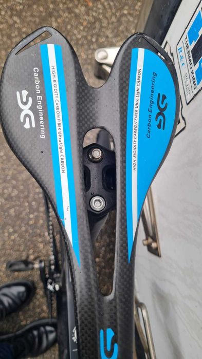 B’TWIN ULTRA CF – Carbon | Shimano 105 | 7.5 kg | Mavic Aksium