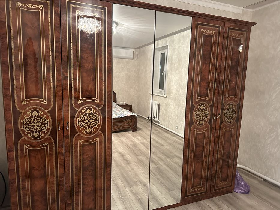 Продам спальный гарнитур