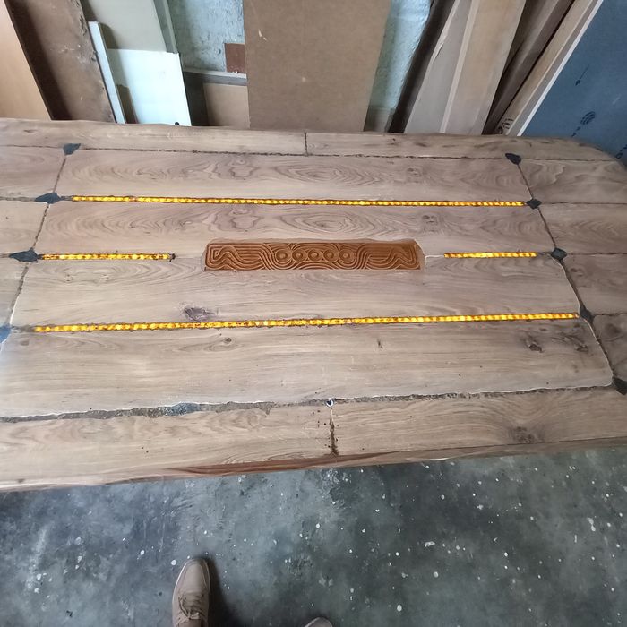 Трапезна маса от дърво и мдф