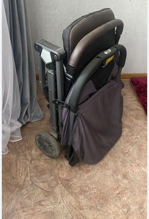 Коляска продам срочно