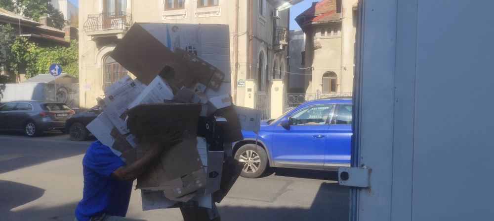 Debarasări apartamente garsoniere poduri beciuri