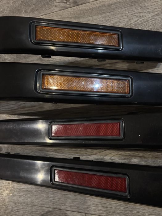 Продам на бмв е34 молдинги на бампера USA