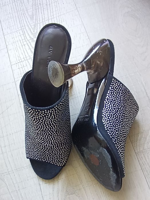 By Far черни сандали от велур с кристали