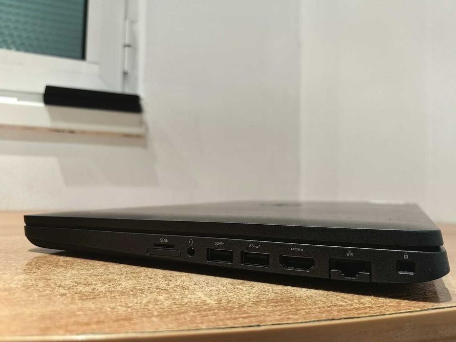 Лаптоп Dell Latitude 5500 i5-8350U 16GB DDR4 RAM 256 SSD Win10/11