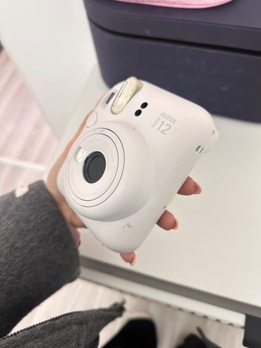 Продам Фотоаппарат Instax 12 mini