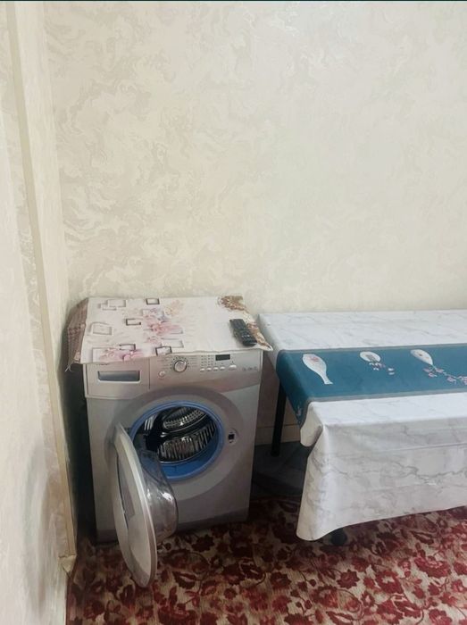Арендага 1 хона 2 этаж Азиз бозор олдида.Агентство
