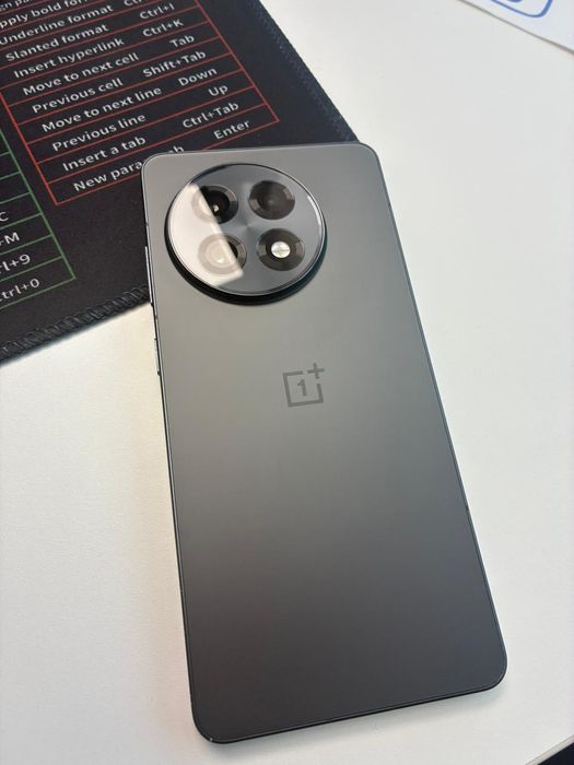 Oneplus 13R , 256 Gb, 12 gb ramm