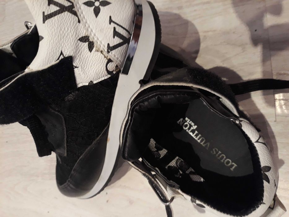 Спортни обувки LOUIS VUTTON, Маратонки NIKE