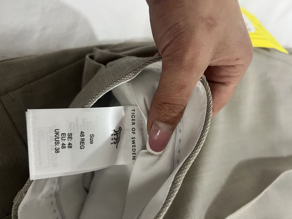 Pantaloni eleganti de bărbati, msrimea 54, culoarea bej/ taupe