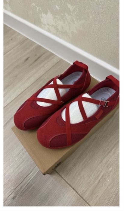 Продам женские балетки