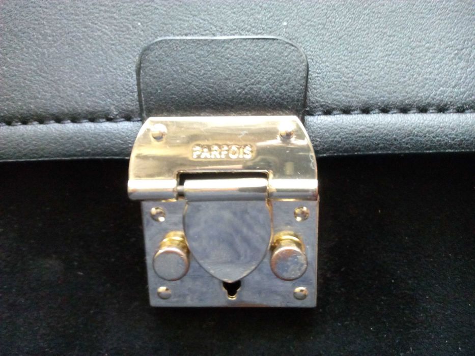 Стилна маркова дамска чанта