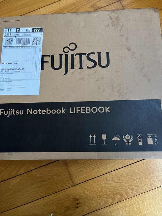 Laptop Fujitsu Lifebook A3511, i3,8gb Ram,512 SSD-sigilat