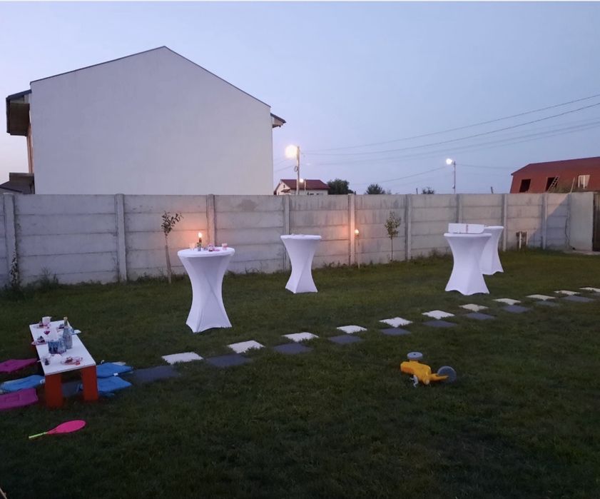 OFERTĂ! Mese cocktail / mese standard / scaune / veselă / aranjamente de închiriat pentru evenimente. Inchiriez mese de cocktail / mese full echipate