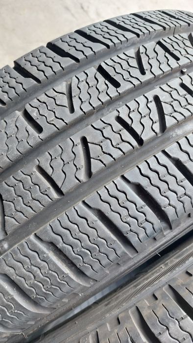 Зимни гуми за Бус 215/65/16 C Pirelli Carrier Winter 2 броя
