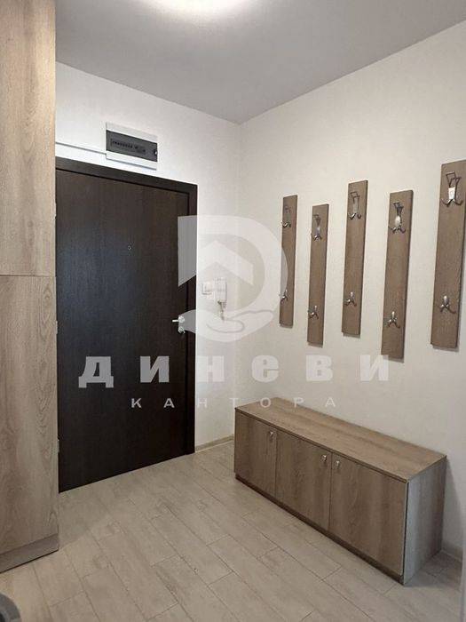 Продава двустаен в три чучура център