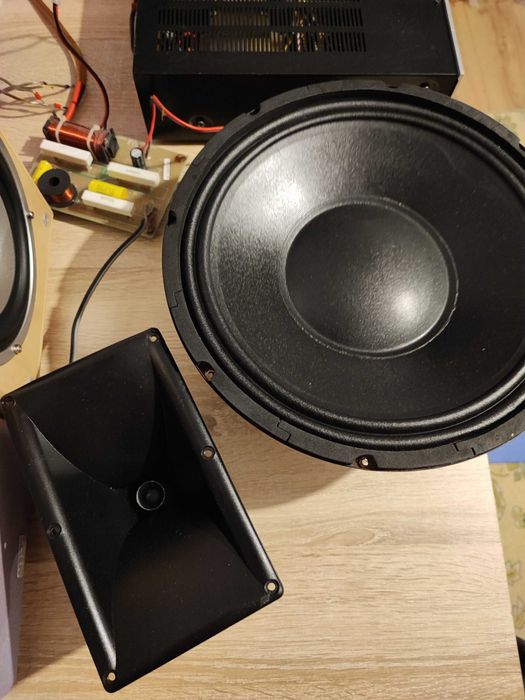difuzoare 10 și 12 inchi subwoofer Teufel +/- amplificare și traf toroidal + twitter