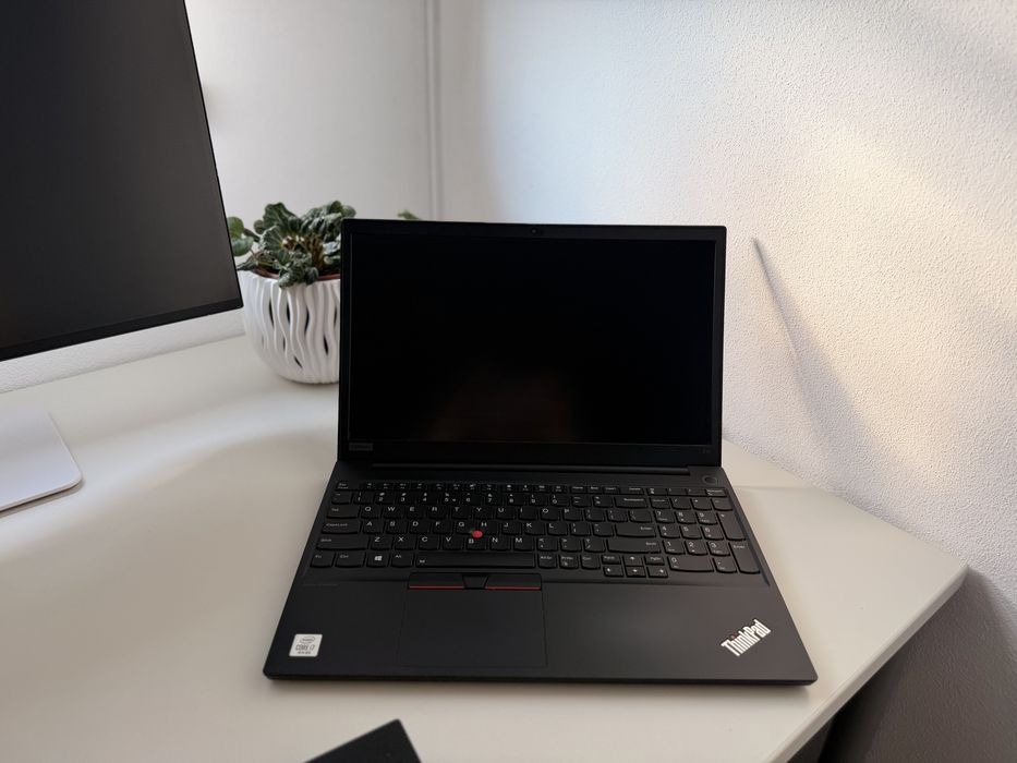 Lenovo ThinkPad E15 – Intel i7 | 16GB RAM | SSD 1.5TB | Windows 11