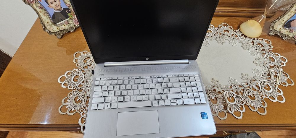 Laptop hp 15S-fq2005nfa I3 gen 11